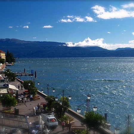 Hotel Diana Gardone Riviera Exterior foto