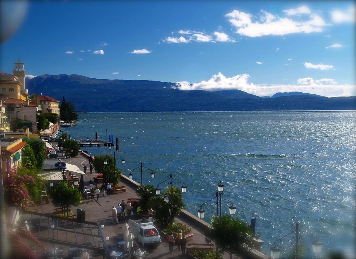 Hotel Diana Gardone Riviera Exterior foto